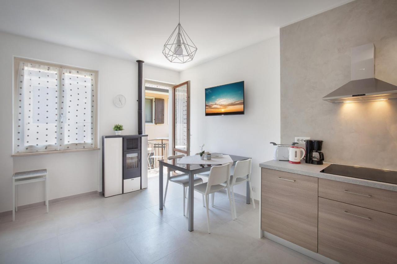 Apartment Prefontana With Pool Бардолино Екстериор снимка