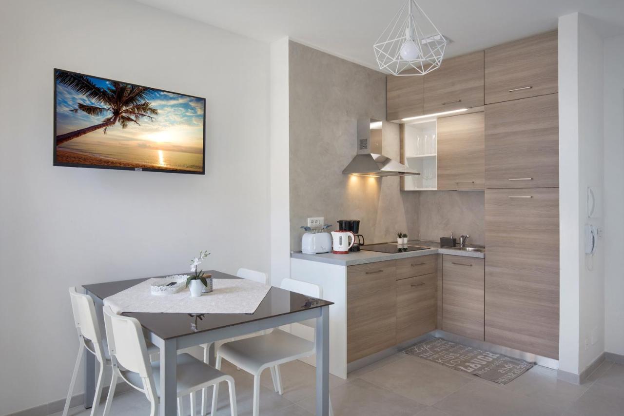 Apartment Prefontana With Pool Бардолино Екстериор снимка